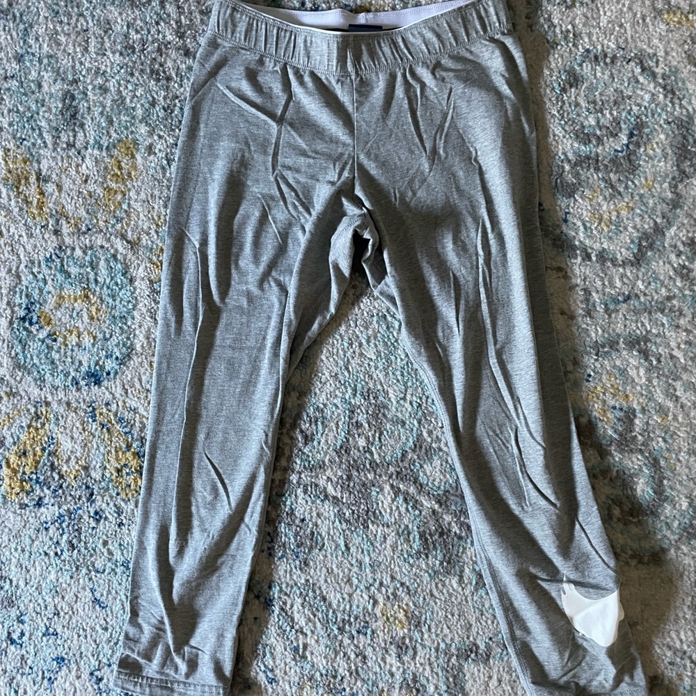Womens cropped Nike leggings. Size S.
